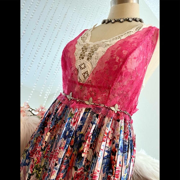 LIKE NEW !!! L Victoria Secret Mary Katrantzou Pleated Chemise Slip - Picture 5 of 8